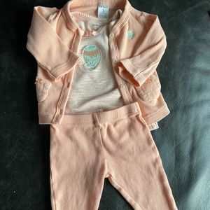 Three piece Carter’s outfit